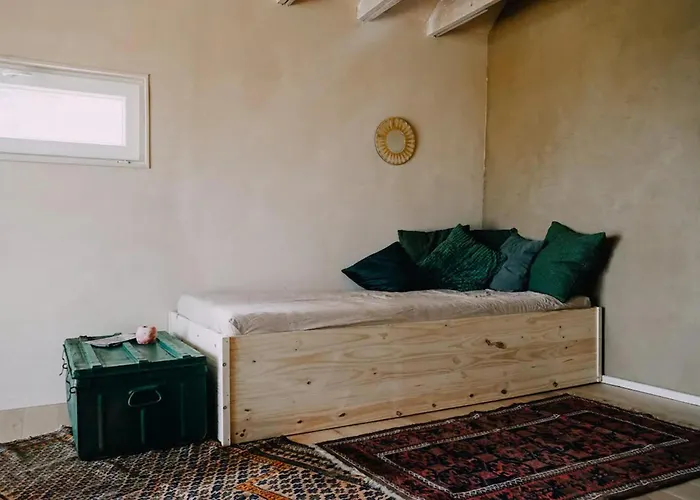 Сasa de vacaciones 1 Bed Tiny House Sleeps 2 -hot Tub -coal Fireplace *