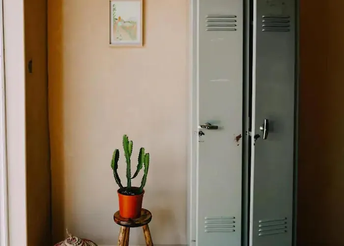 Сasa de vacaciones 1 Bed Tiny House Sleeps 2 -hot Tub -coal Fireplace